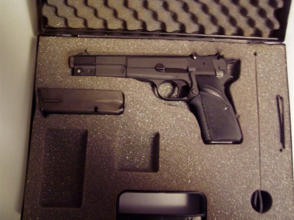 Browning FN GP HI-Power competition 9mm. MFN IN YEAR 1981. It is chambered in 9mm para. $ 1175.00