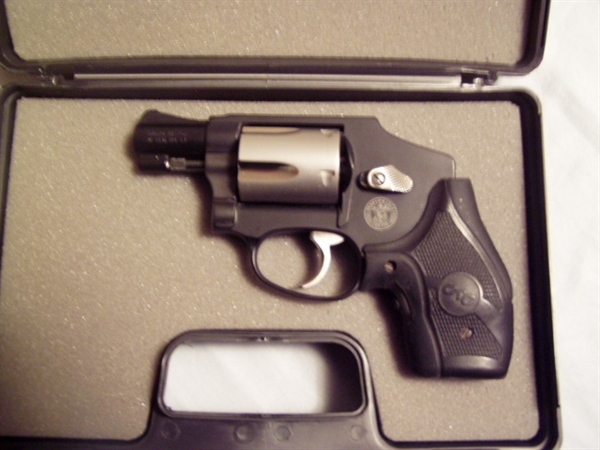 S & W 442-1 PERFORANCE CENTER  38 SPECIAL +P CALIBER WITH RED DOT CTC LAZER GRIPS MINT FACTORY MATT BLACK FINISH WITH POLISHED  NICKEL PARTS. TUNED BY PC WITH PC SHIELD  UNDER THUMB PIECE   ATTN: ANOT