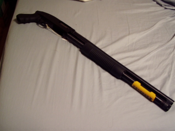 MOSSBERG 500 12 GAUGE  3 INCH CHAMBER 20 INCH BARREL  FULL MAG TUBE 8+1 PISTOL GRIP