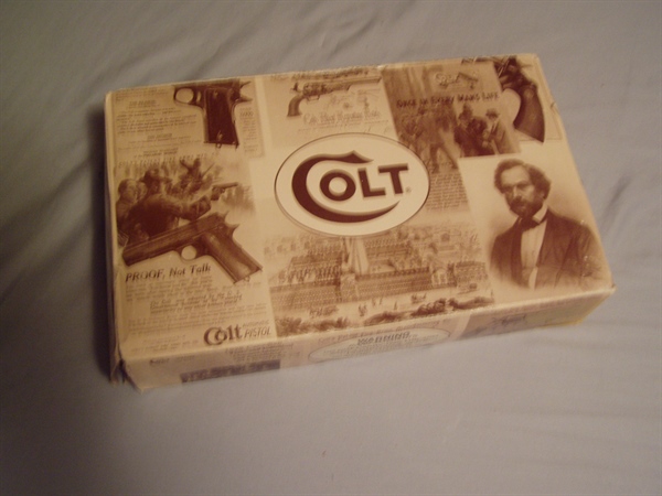 COLT MV 80 SERIES BLUE GOVERNMENT 45ACP  3 DOT SIGHTS ,COLT SILVER MEDALION RUBBER GRIPS